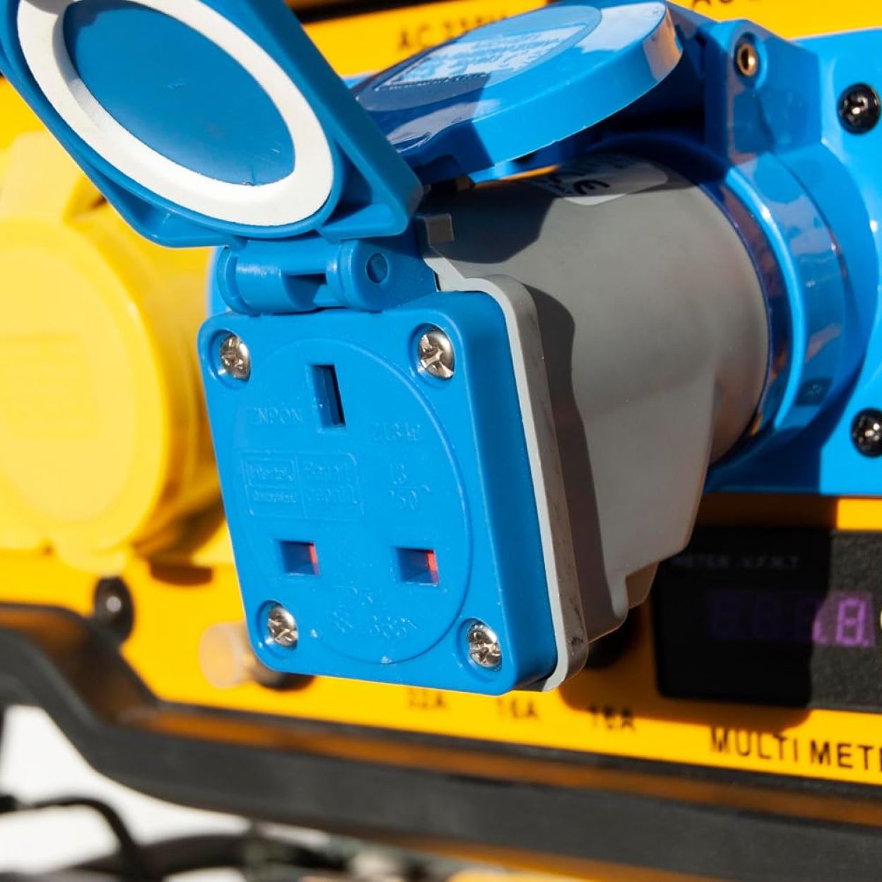 Бензиновый инверторный генератор DEWALT DXGNP65E, 6 кВт