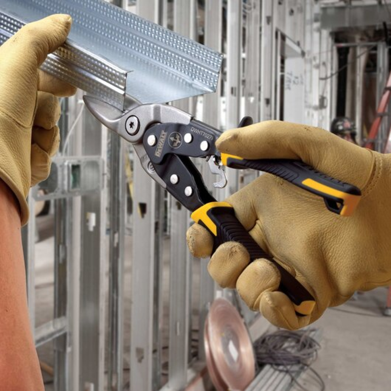 Ручные ножницы по металлу DEWALT DWHT70279