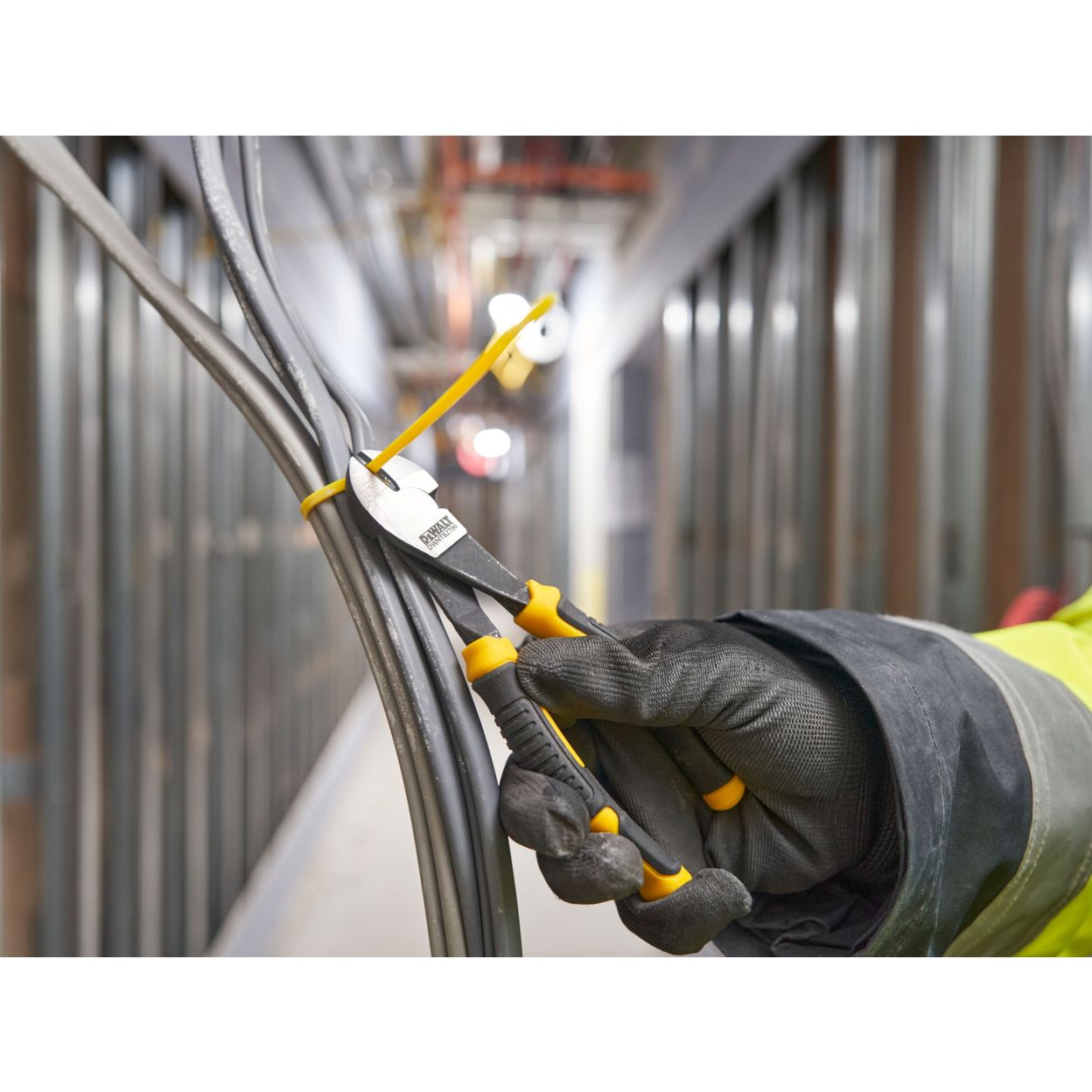 Диагональные кусачки DEWALT DWHT82796-0, 16 см