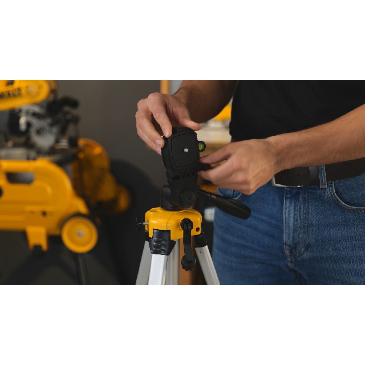 Штатив для лазерных уровней DEWALT, алюминиевый, 60-170 см, DE0881T