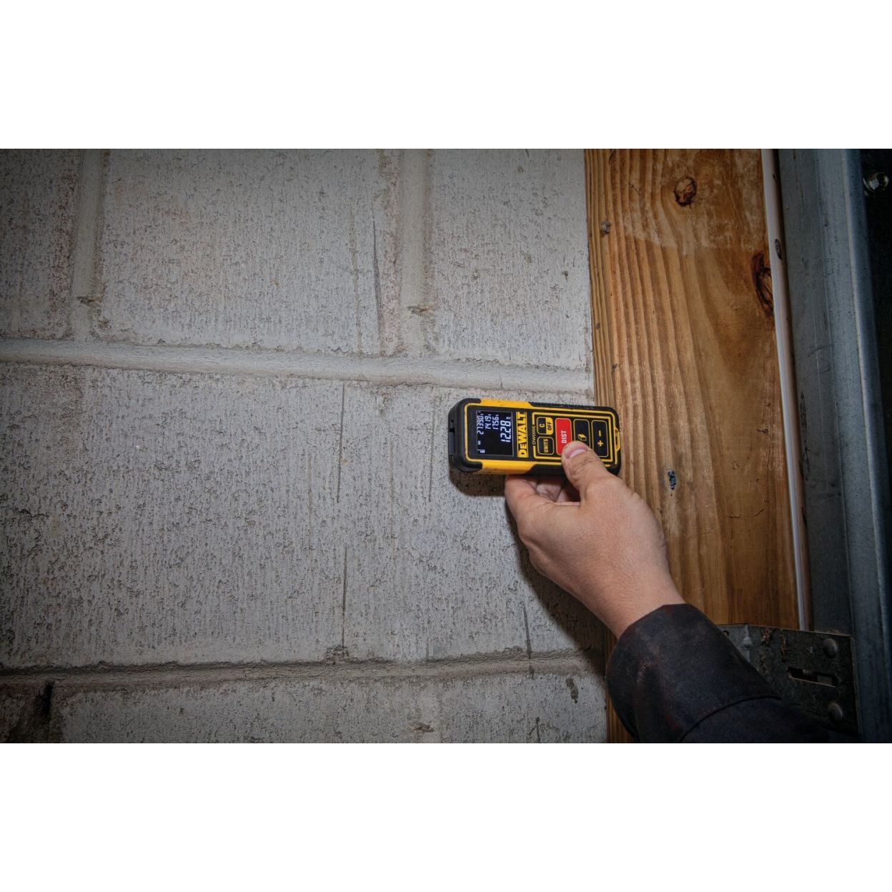 Лазерный дальномер DEWALT, работа от батареек, 30 м, DW099E