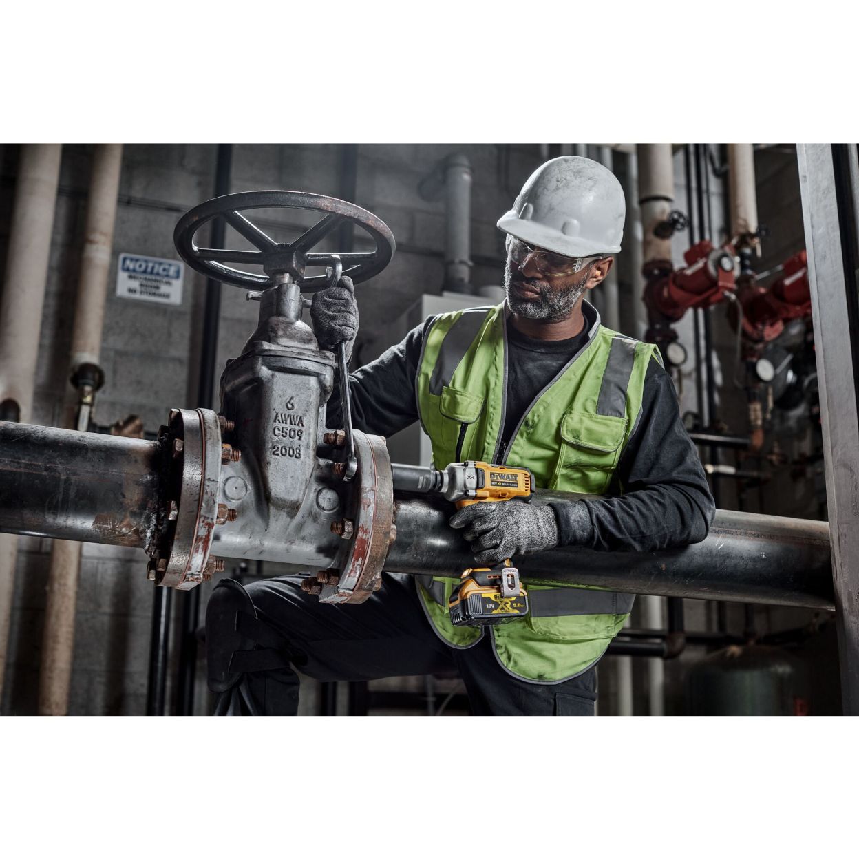 Аккумуляторный гайковерт DEWALT DCF892P2T, 18 В, 1084 Нм, 3250 уд/мин, с 2 АКБ 5 Ач и ЗУ, в кейсе TSTAK (DCF892P2T-QW)