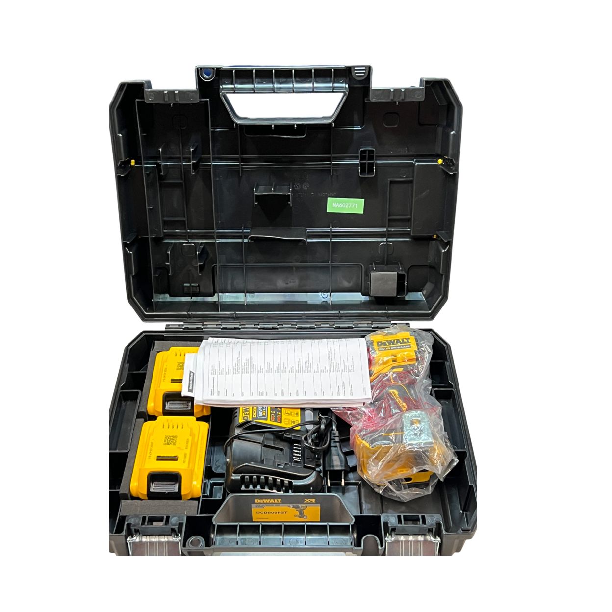 Дрель-шуруповерт DEWALT DCD800P2T, 18 В, 2000 об/мин, с 2 АКБ 5 Ач и ЗУ, в кейсе(УЦЕНЕННЫЙ ТОВАР) (DCD800P2T-QW/U1)