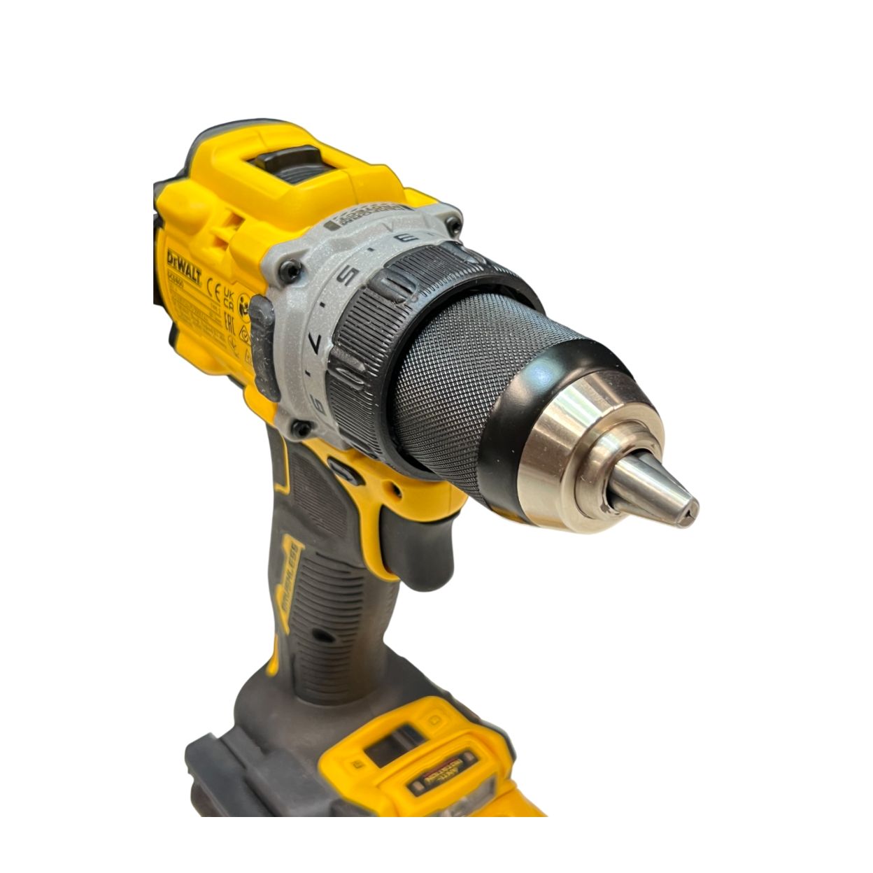 Дрель-шуруповерт DEWALT DCD800P2T, 18 В, 2000 об/мин, с 2 АКБ 5 Ач и ЗУ, в кейсе(УЦЕНЕННЫЙ ТОВАР) (DCD800P2T-QW/U1)