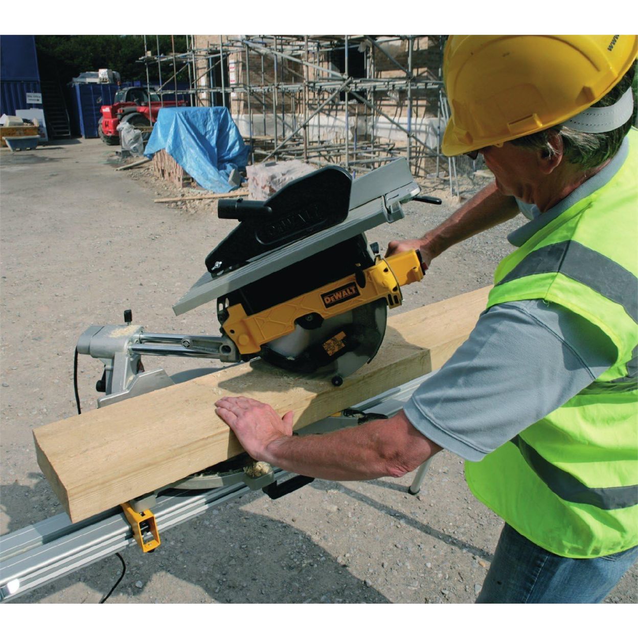 Комбинированная торцовочная пила DEWALT D27112, 1600 Вт, 305 мм, 3650 об/мин (D27112-QS)