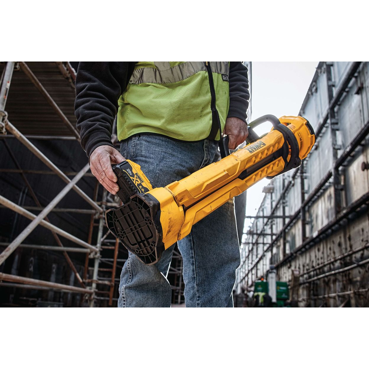 Аккумуляторная мачта освещения DEWALT DCL079N, 20 В, 3000 лм, без АКБ и ЗУ (DCL079N-A9)