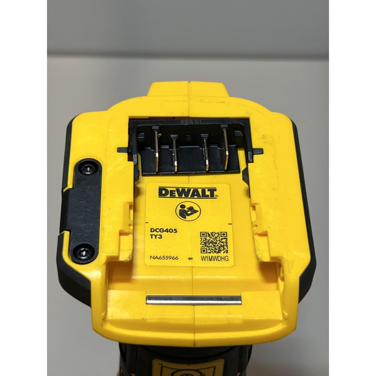 Угловая шлифмашина DEWALT DCG405N, 18 В, 125 мм, 9000 об/мин, без АКБ и ЗУ (УЦЕНЕННЫЙ ТОВАР) (DCG405N-XJ/U3)