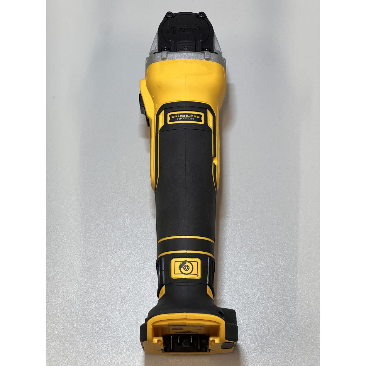 Угловая шлифмашина DEWALT DCG405N, 18 В, 125 мм, 9000 об/мин, без АКБ и ЗУ (УЦЕНЕННЫЙ ТОВАР) (DCG405N-XJ/U3)