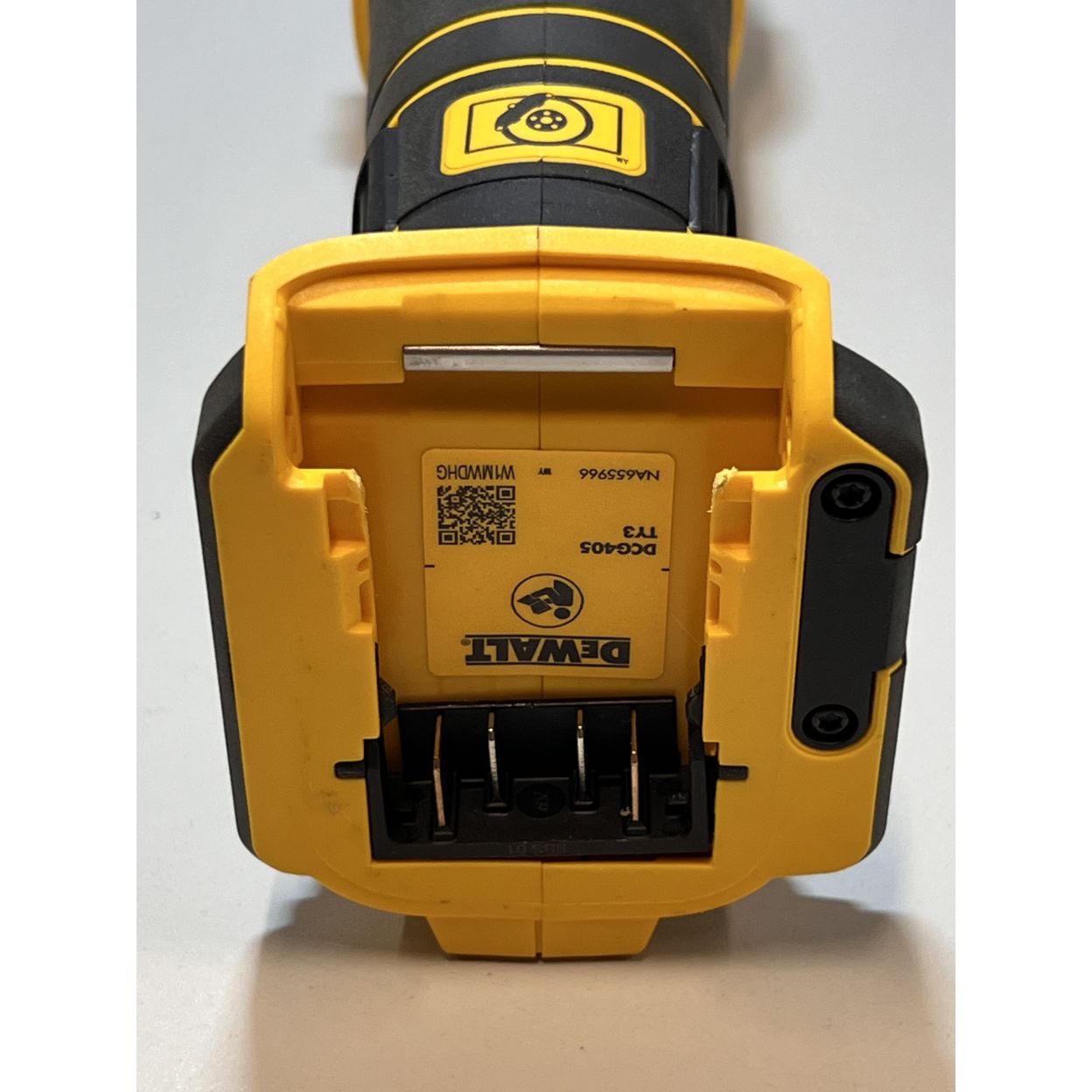 Угловая шлифмашина DEWALT DCG405N, 18 В, 125 мм, 9000 об/мин, без АКБ и ЗУ (УЦЕНЕННЫЙ ТОВАР) (DCG405N-XJ/U3)