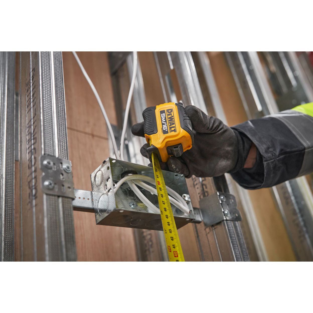 Рулетка DEWALT DWHT38113-5, 5 м