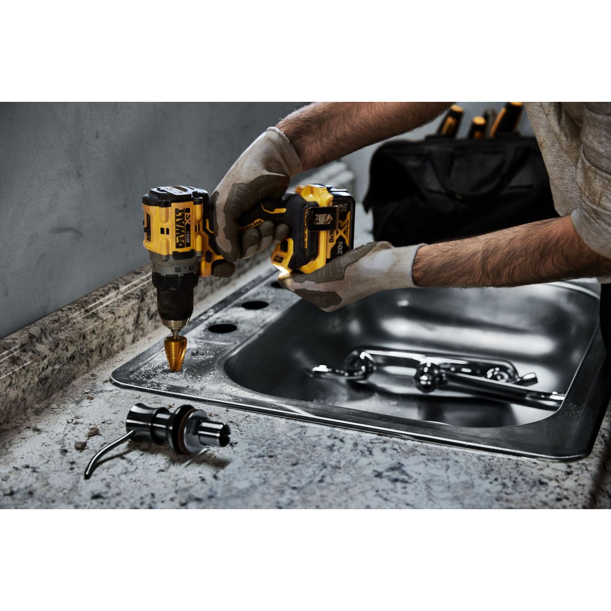 Аккумуляторная дрель-шуруповерт DEWALT DCD800NT, 20 В, 2000 об/мин, без АКБ и ЗУ, в кейсе TSTAK (DCD800NT-A9)