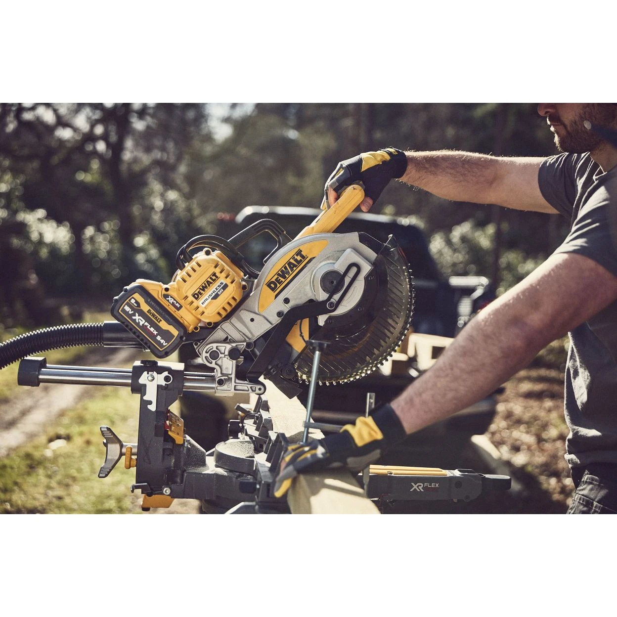 Dewalt Dcs727n Dewalt DCS727N-XJ 54V XR FLEXVOLT 250mm Mitre Saw