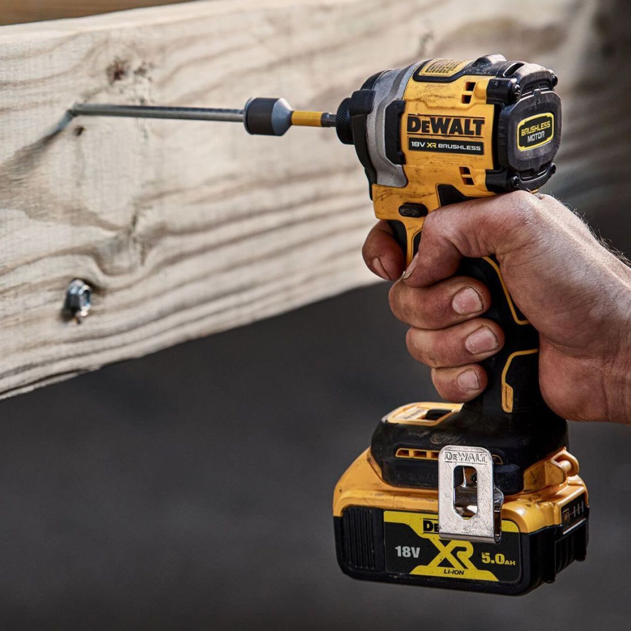 Аккумуляторный набор DEWALT DCK2050E2T, 18 В: дрель-шуруповерт DCD805 + шуруповерт DCF850, с 2 АКБ 1.7 Ач и ЗУ, в кейсе TSTAK