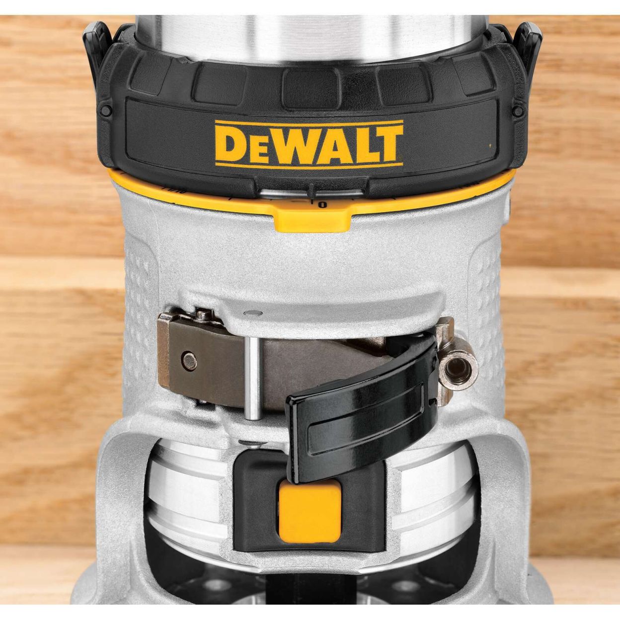 Кромочный фрезер DEWALT D26200, 900 Вт, 27000 об/мин, 55 мм (D26200-QS)
