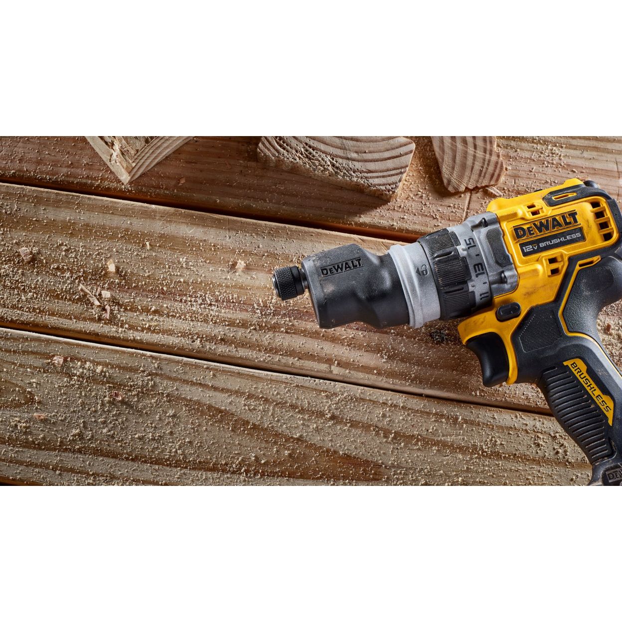 Дрель-шуруповерт DEWALT DCD703L2T, 12 В, 58 Нм, 1500 об/мин, с набором насадок, 2 АКБ 3 Ач и ЗУ, в кейсе TSTAK (DCD703L2T-QW)