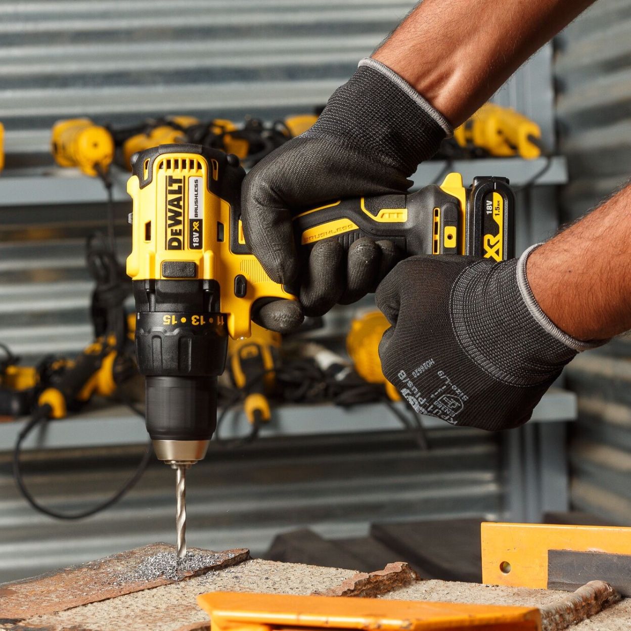Аккумуляторная дрель-шуруповерт DEWALT DCD777NT, 18 В, 1750 об/мин, без АКБ и ЗУ, в кейсе TSTAK (DCD777NT-XJ)