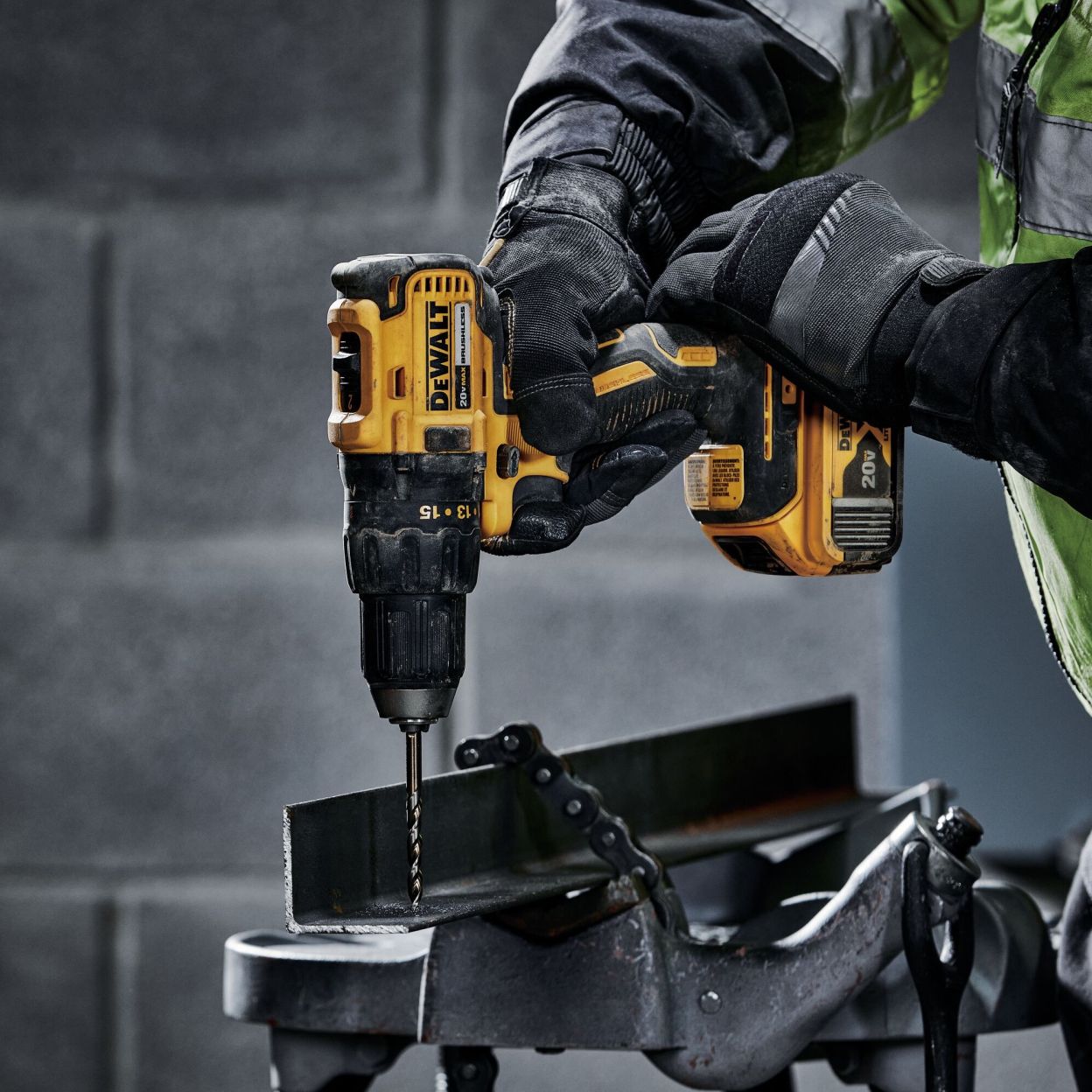 Аккумуляторная дрель-шуруповерт DEWALT DCD777NT, 18 В, 1750 об/мин, без АКБ и ЗУ, в кейсе TSTAK (DCD777NT-XJ)