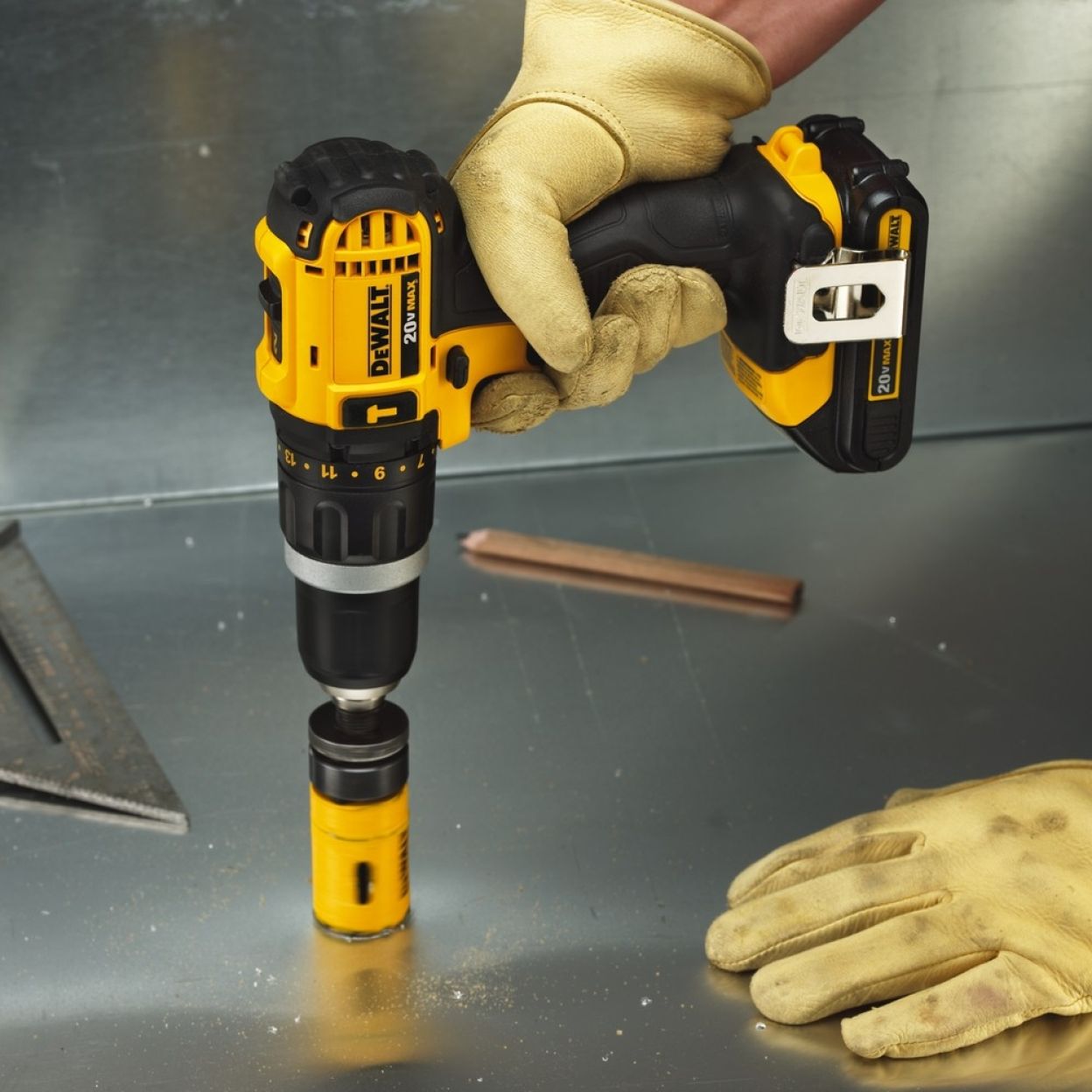 Аккумуляторная ударная дрель-шуруповерт DEWALT DCD785C2, 18 В, XR