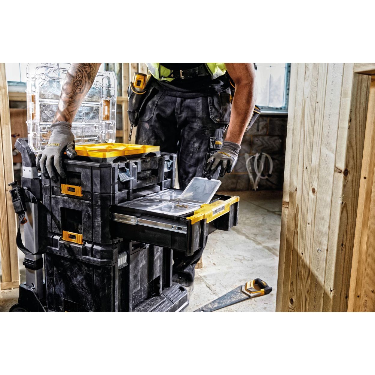 Ящик-органайзер DEWALT TSTAK DWST1-70705, выдвижной, 6 отделений, 9.5 л