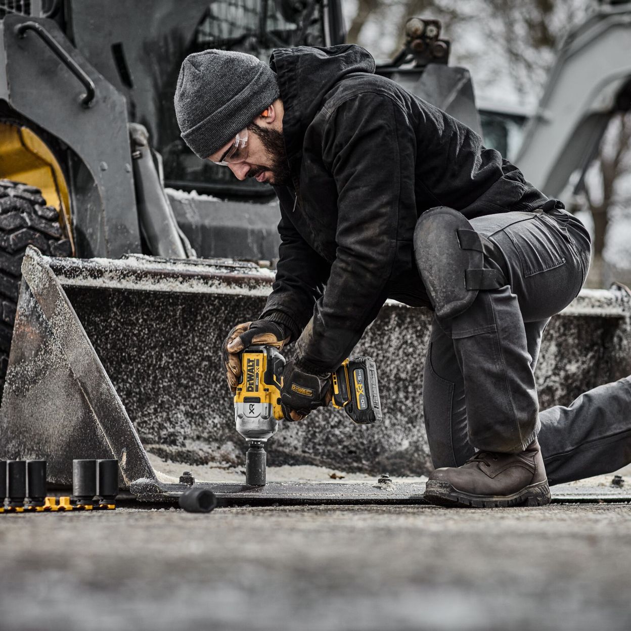Аккумуляторный гайковерт DEWALT DCF964H2G, 18 В, 2576 Нм, 2015 уд/мин, с 2 АКБ 5 Ач и ЗУ, в чехле (DCF964H2G-QW)