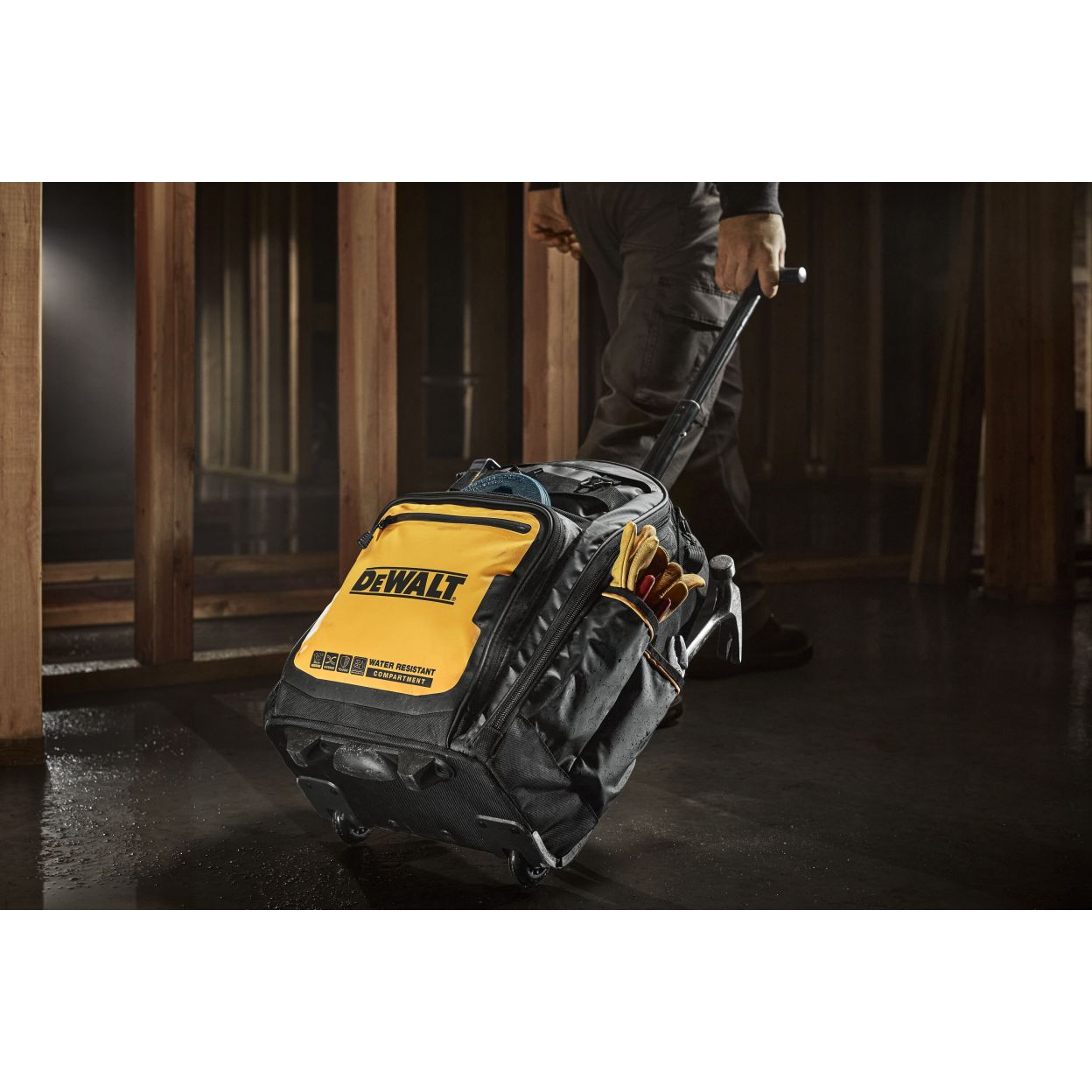 Рюкзак DEWALT DWST60101-1, на колесах, 28.7 л
