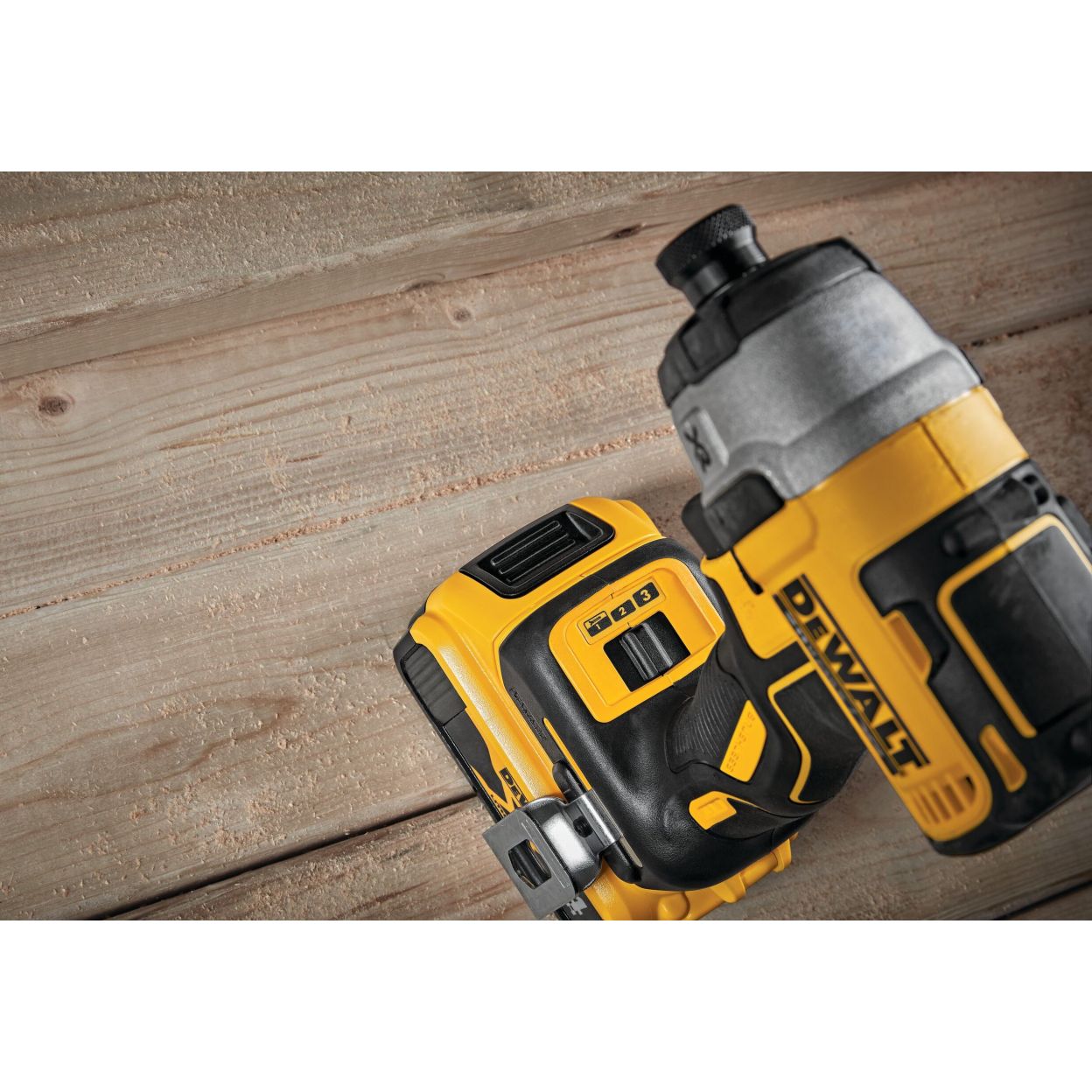 Аккумуляторный шуруповерт DEWALT DCF887N, 18 В, 205 Нм, 3800 уд/мин, без АКБ и ЗУ (DCF887N-XJ)