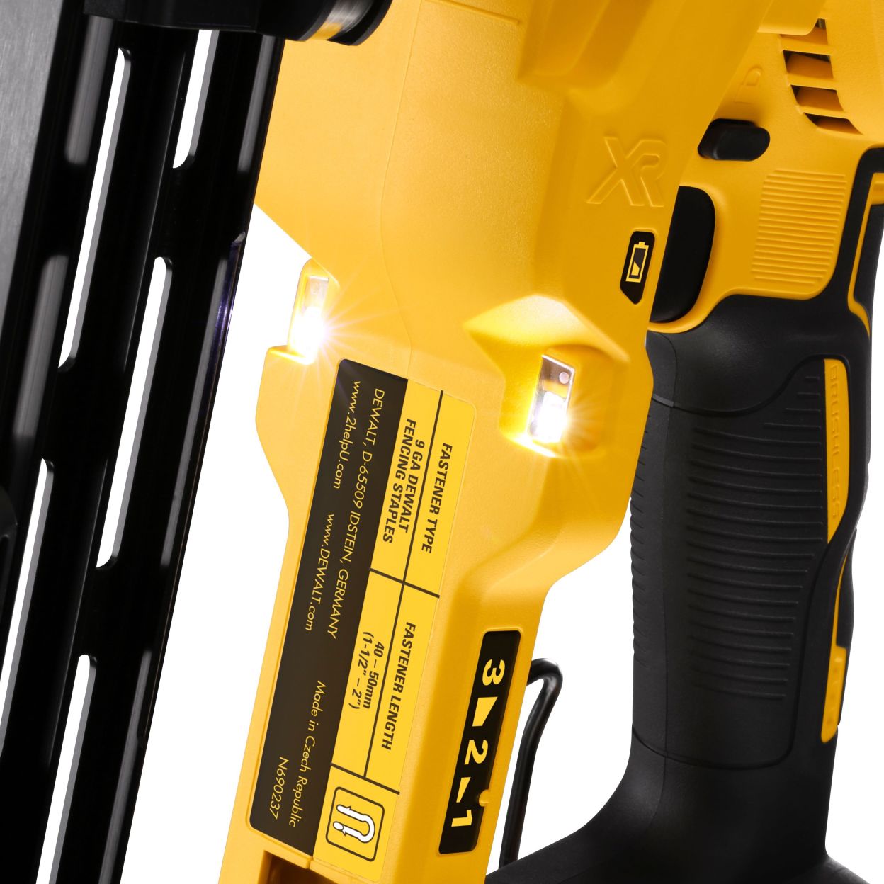 Аккумуляторный скобозабивной пистолет DEWALT DCN681N, 18 В, без АКБ и ЗУ (DCFS950N-XJ)