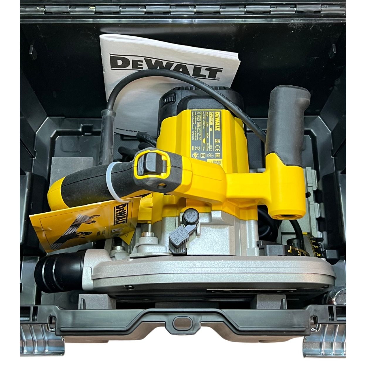 Дисковая пила DEWALT DWS520KT, 1300 Вт, 165 мм, 4000 об/мин, в кейсе TSTAK (DWS520KT-QS/U1), уцененный товар