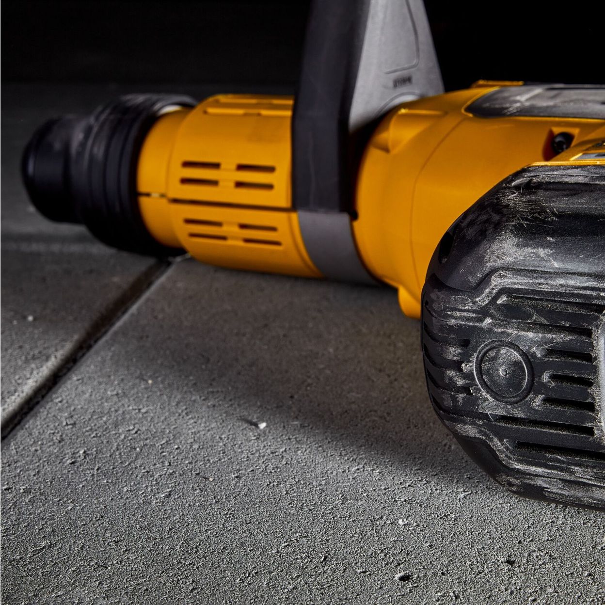 Аккумуляторный перфоратор DEWALT DCH775X2, 54 В, 19.4 Дж, 2210 уд/мин, с 2 АКБ 3 Ач и ЗУ, в кейсе (DCH775X2-QW)