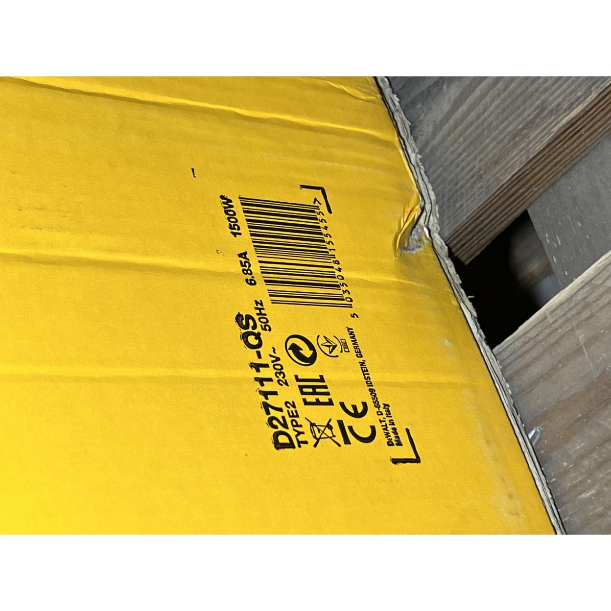 Комбинированная торцовочная пила DEWALT D27111, 1500 Вт, 305 мм, 2950 об/мин, (УЦЕНЕННЫЙ ТОВАР) (D27111-QS/U3)