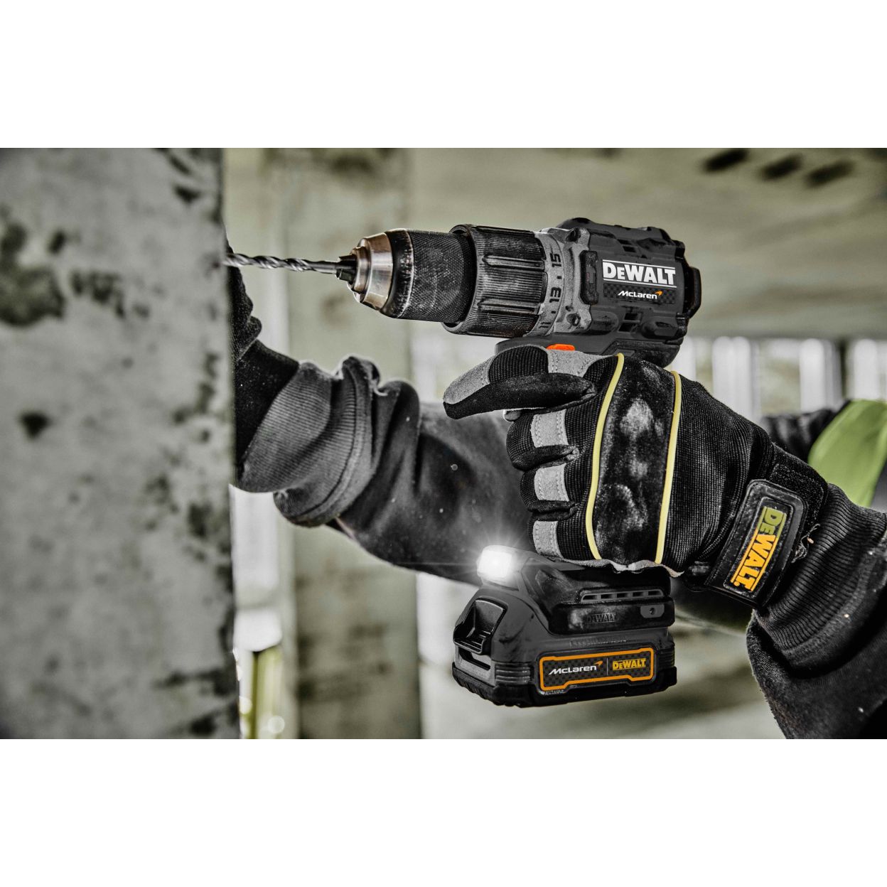 Ударная дрель-шуруповерт DEWALT McLaren Limited Edition DCD85ME2GT, 18 В, 2000 об/мин, с 2 АКБ 1.7 Ач и ЗУ, в кейсе TSTAK