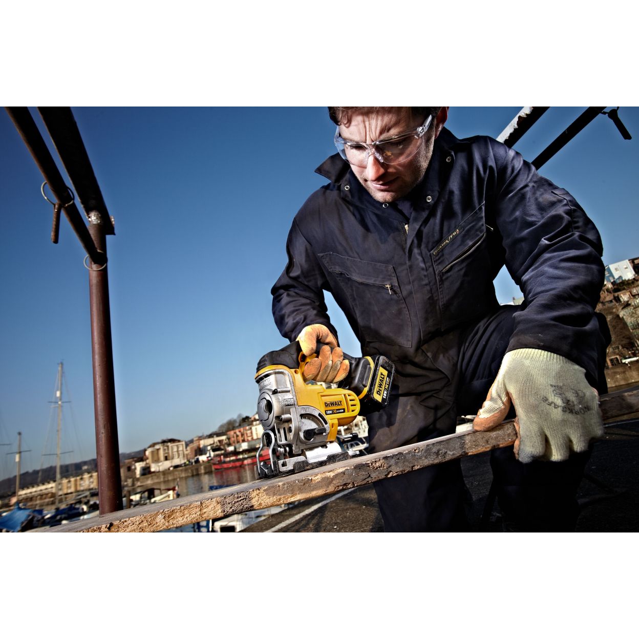 Аккумуляторный лобзик DEWALT DCS331M2, 18 В, 3000 ход/мин, 26 мм, с 2 АКБ 4 Ач и ЗУ, в кейсе (DCS331M2-QW)