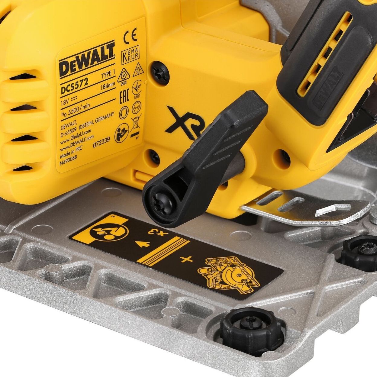 Аккумуляторная дисковая пила DEWALT DCS572P2, 18 В, 184 мм, 5500 об/мин, с 2 АКБ 5 Ач и ЗУ, в кейсе TSTAK (DCS572P2-QW)