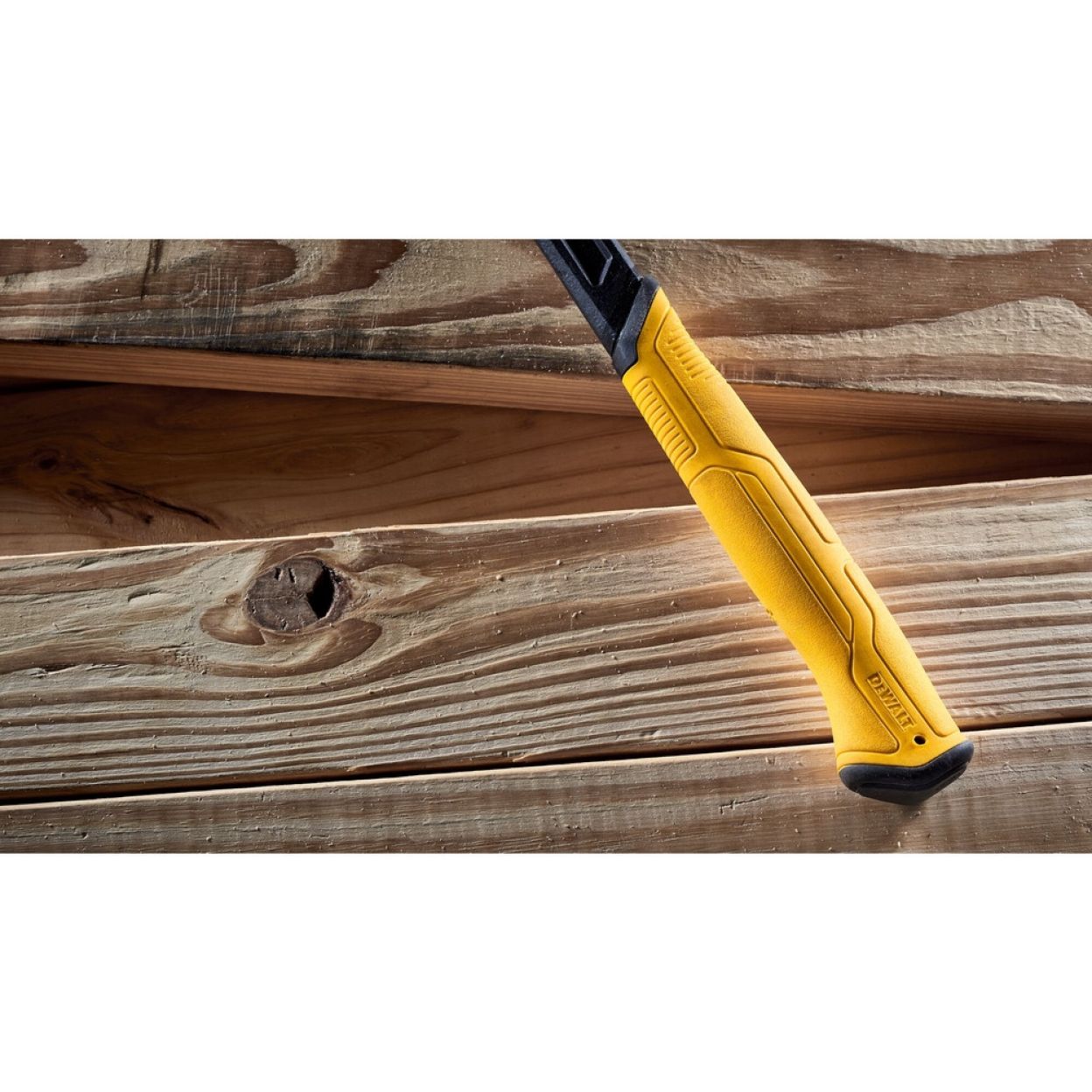 Молоток с закруглённым гвоздодёром DEWALT, 454 г (DWHT51002-0)