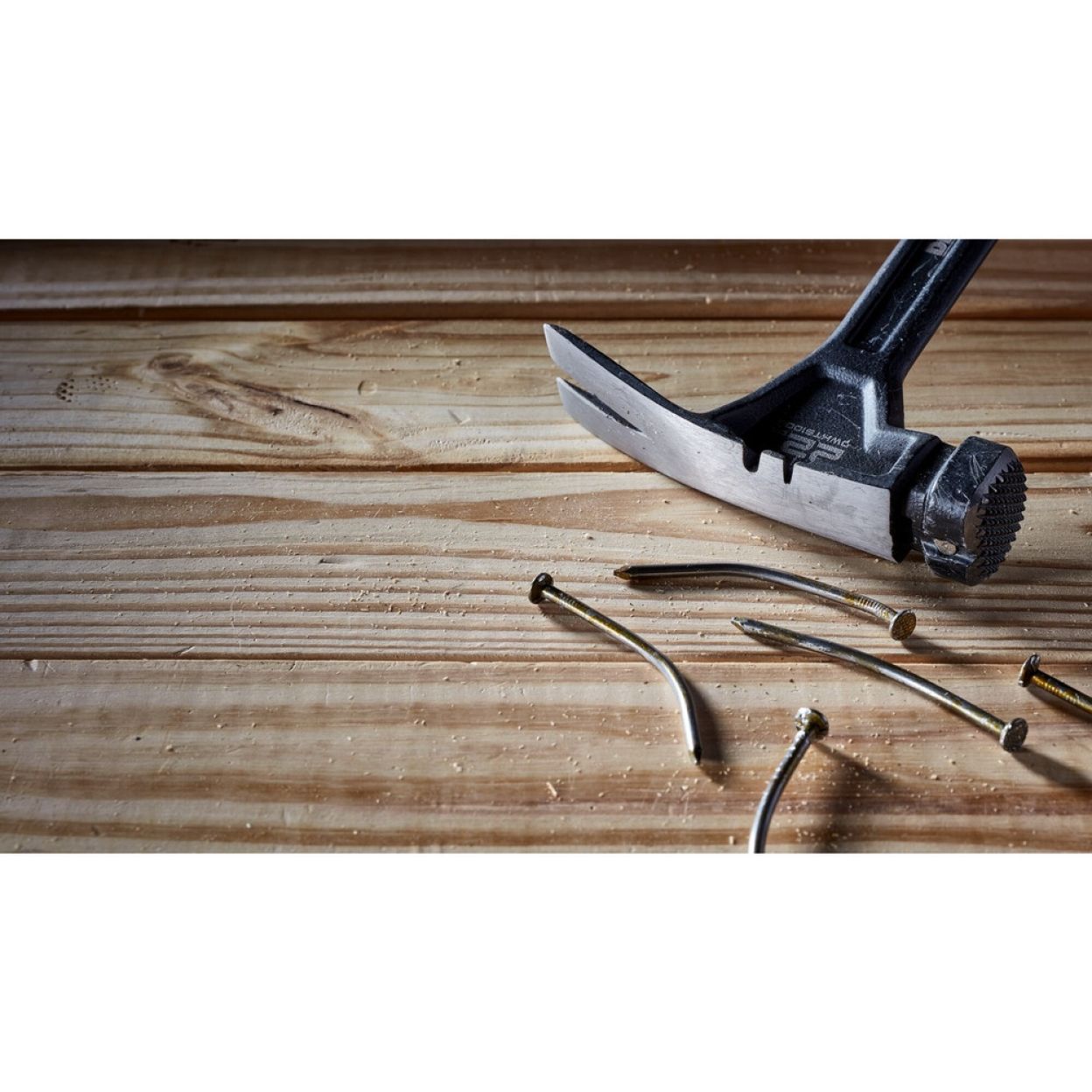 Молоток с прямым заострённым гвоздодёром DEWALT, 624 г (DWHT51005-0)