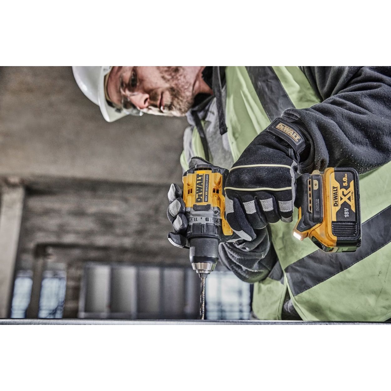 Аккумуляторная дрель-шуруповерт DEWALT DCD800P1T, 18 В, 2000 об/мин, с АКБ 5 Ач и ЗУ, в кейсе TSTAK (DCD800P1NT-XJ)