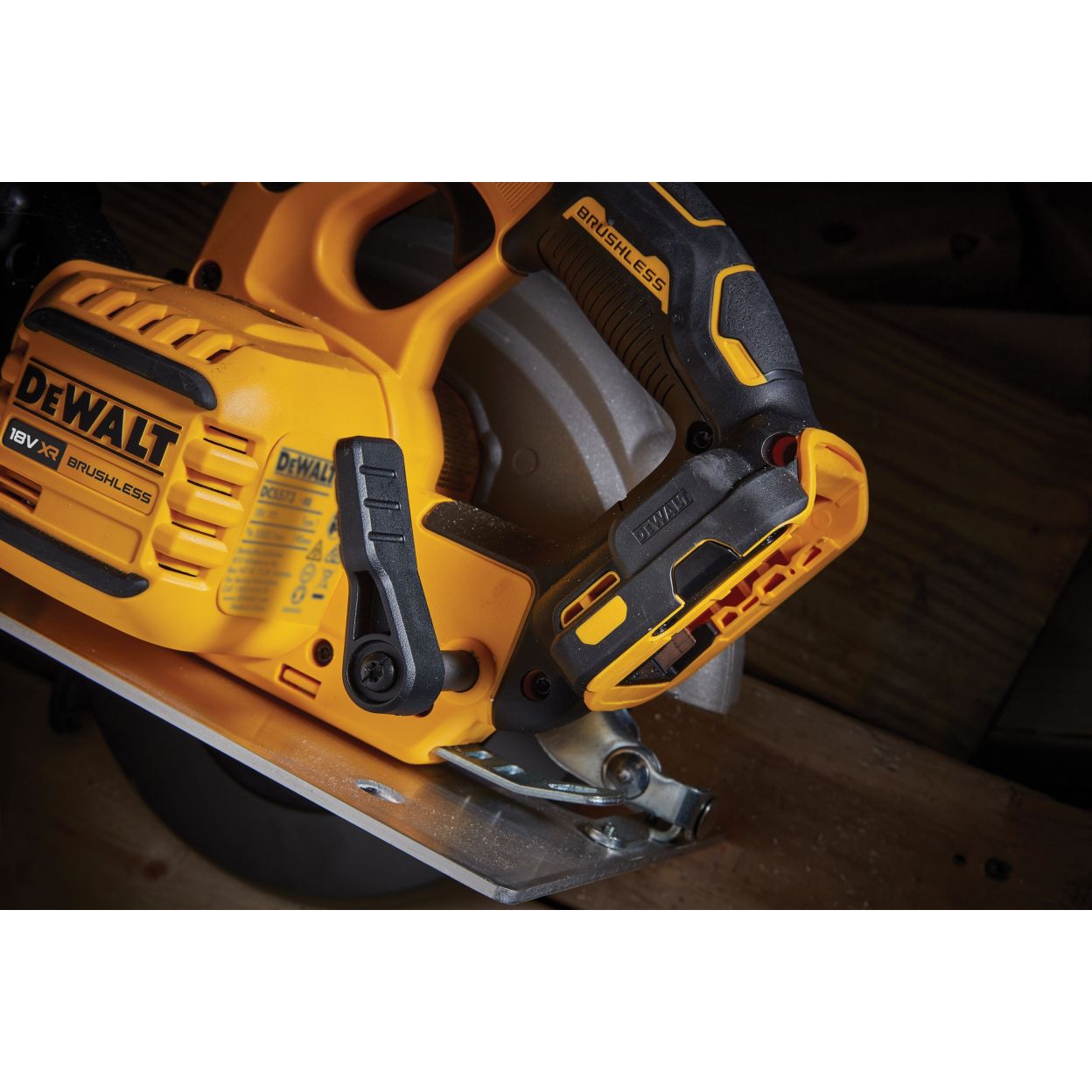 Аккумуляторная дисковая пила DEWALT DCS573NT, 18/54 В, 190 мм, 5500 об/мин, без АКБ и ЗУ, в кейсе TSTAK (DCS573NT-XJ)
