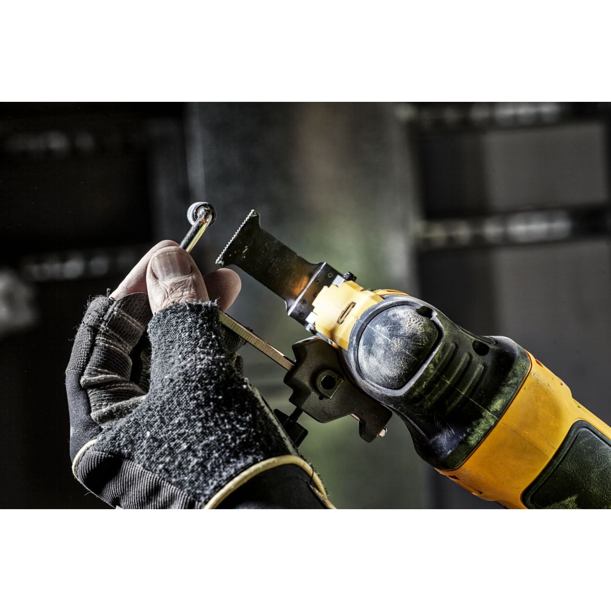 Реноватор DEWALT DWE315B, 300 Вт, 22000 кол/мин, в сумке (DWE315B-QS)