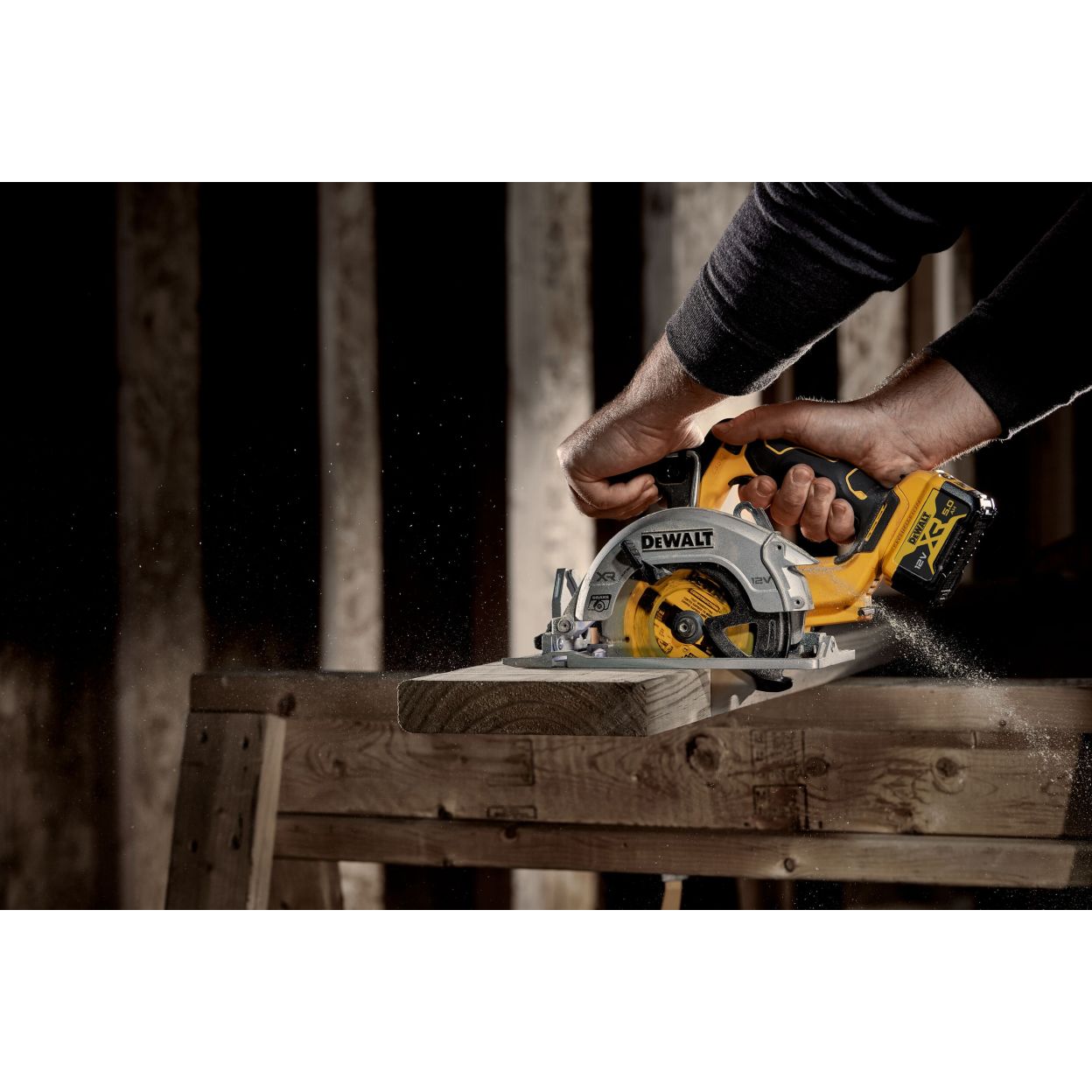 Аккумуляторная дисковая пила DEWALT DCS512NT, 12 В, 140 мм, 3600 об/мин, без АКБ и ЗУ, в кейсе TSTAK (DCS512NT-XJ)
