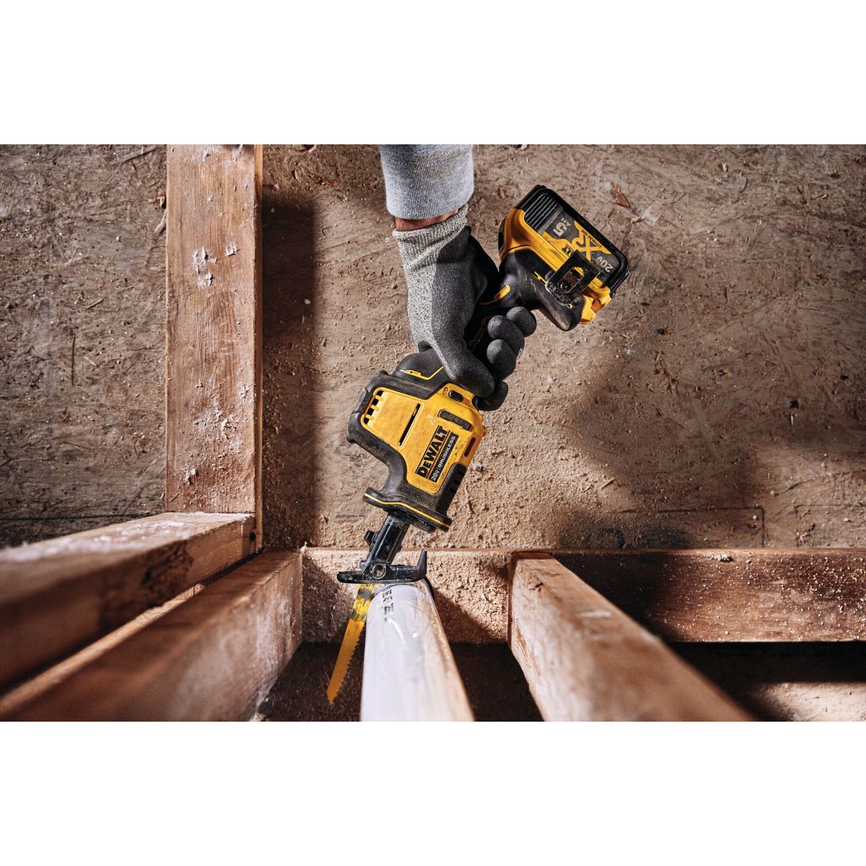 Аккумуляторная сабельная пила DEWALT DCS369N, 18 В, 2800 ход/мин, 16 мм, без АКБ и ЗУ (DCS369N-XJ)