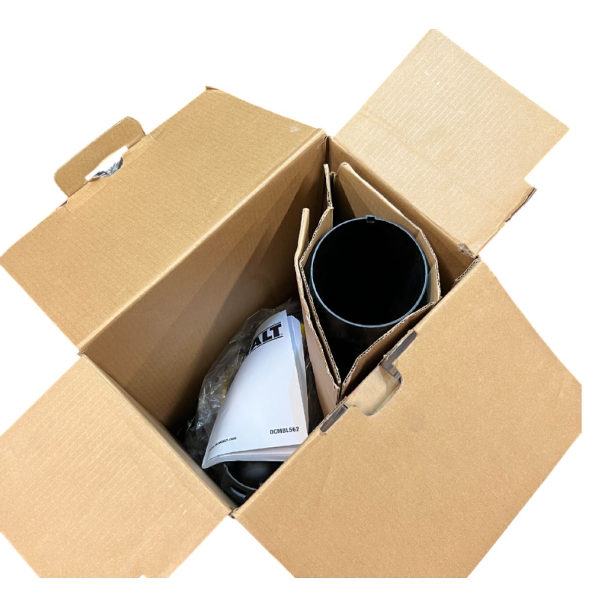 Аккумуляторная воздуходувка DEWALT DCMBL562N, 18 В, 764 м³/ч, без АКБ и ЗУ (УЦЕНЕННЫЙ ТОВАР) (DCMBL562N-XJ/U)