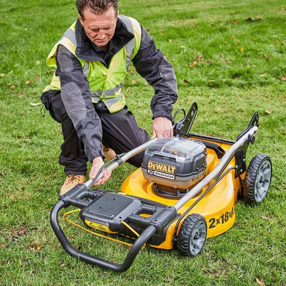 Dewalt lawn mower 60v best sale