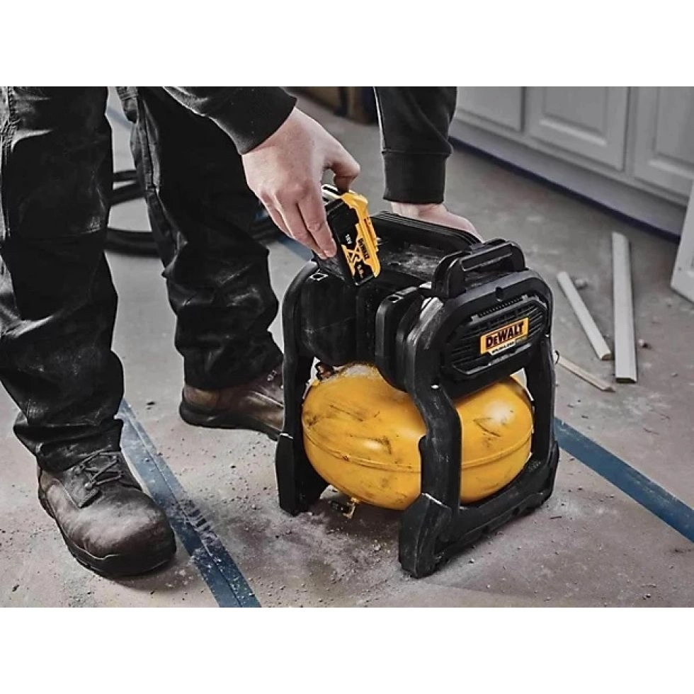 DEWALT DCC1018N 18 9.7 10 1018 DeWALT