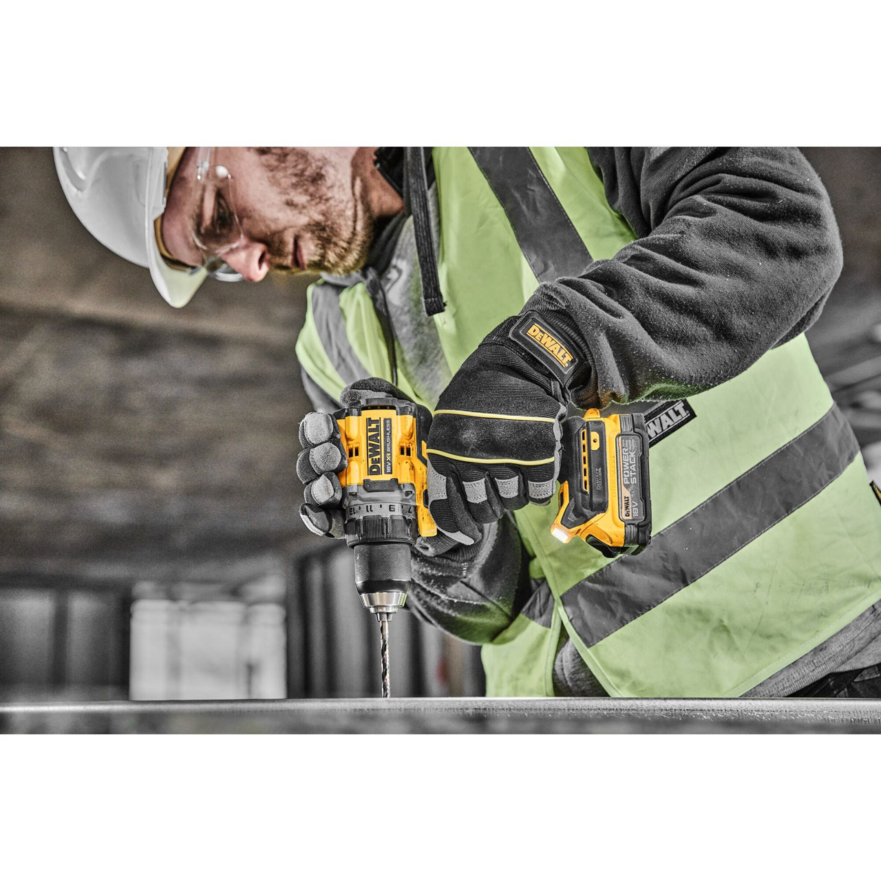 Аккумуляторная безударная бесщеточная дрель-шуруповерт DEWALT DCD800E1T, 18 В, PowerStack 1.7Ач