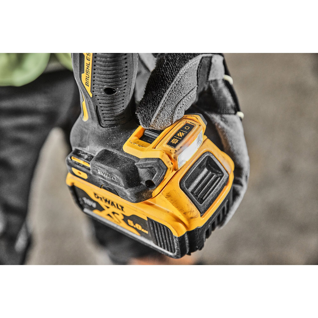 Аккумуляторная безударная бесщеточная дрель-шуруповерт DEWALT DCD800P2T, 18 В