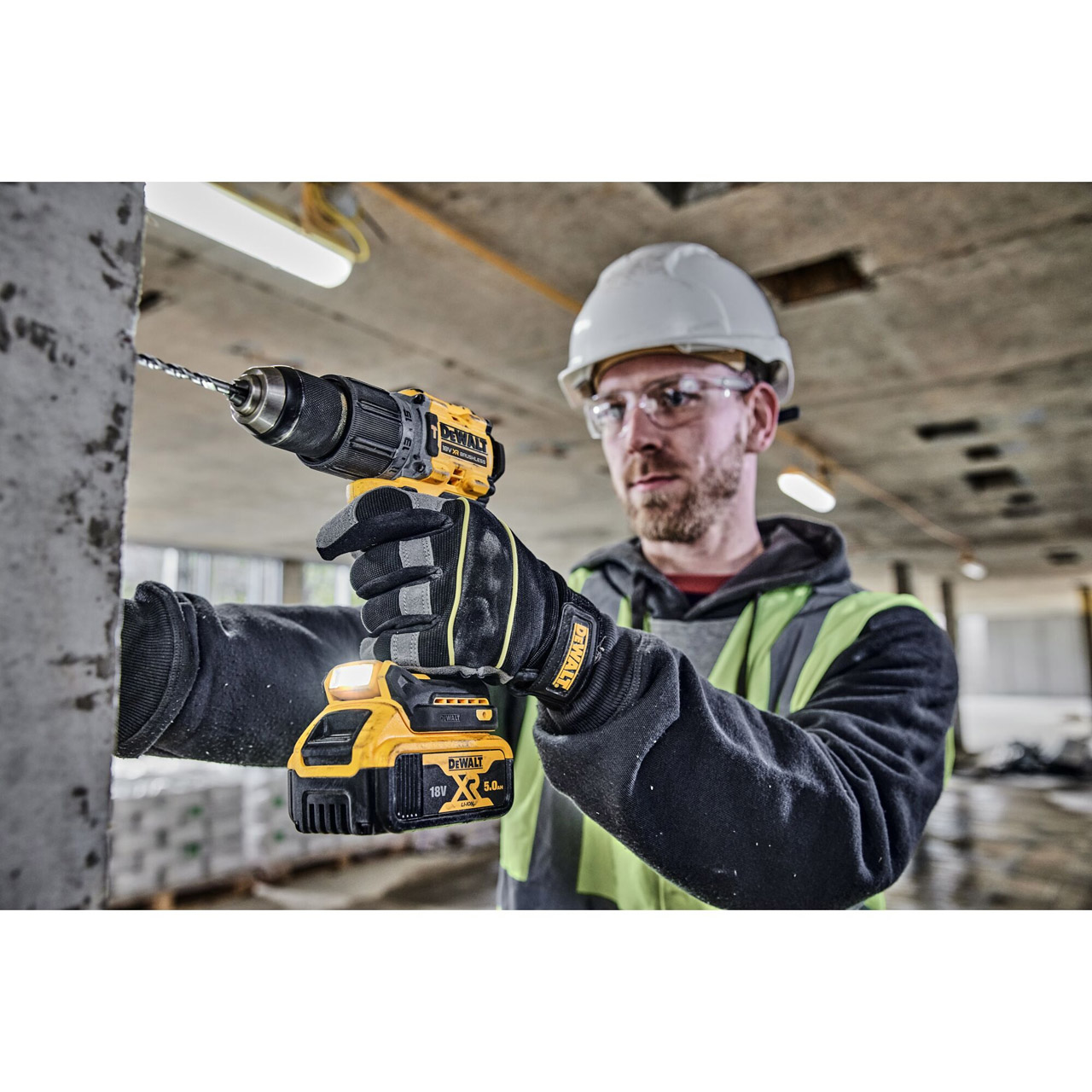 Аккумуляторная ударная бесщеточная дрель-шуруповерт DEWALT DCD805P2T, 18 В, 2 акб 5Ач